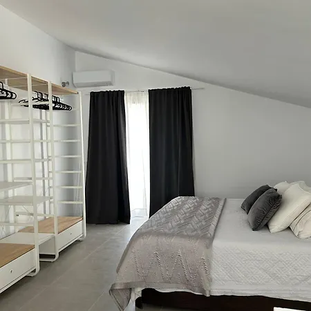 Acogedora Casa Con Terraza En *